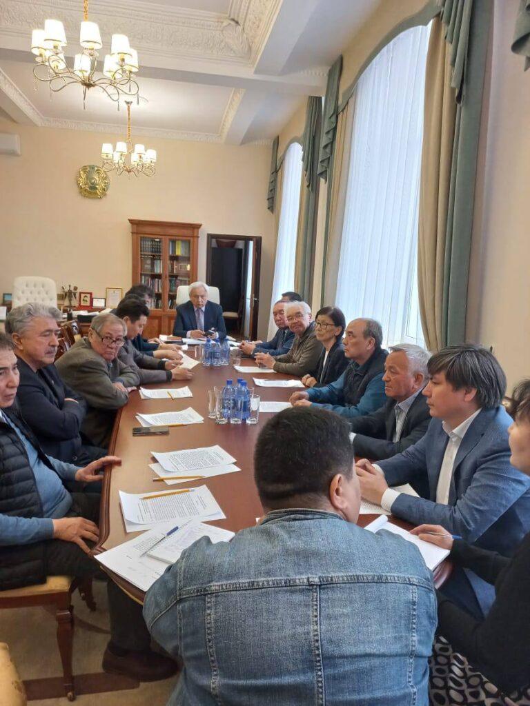 Бүгін, 9 сәуір күні Қазақстан Жазушылар одағында Басқарма мәжілісі өтті