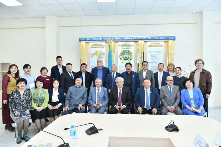 МАҢҒЫСТАУ РУХАНИЯТ ӨКІЛДЕРІМЕН КЕЗДЕСУДЕ ҰЛТТЫҚ ҚҰНДЫЛЫҚТАР СӨЗ БОЛДЫ