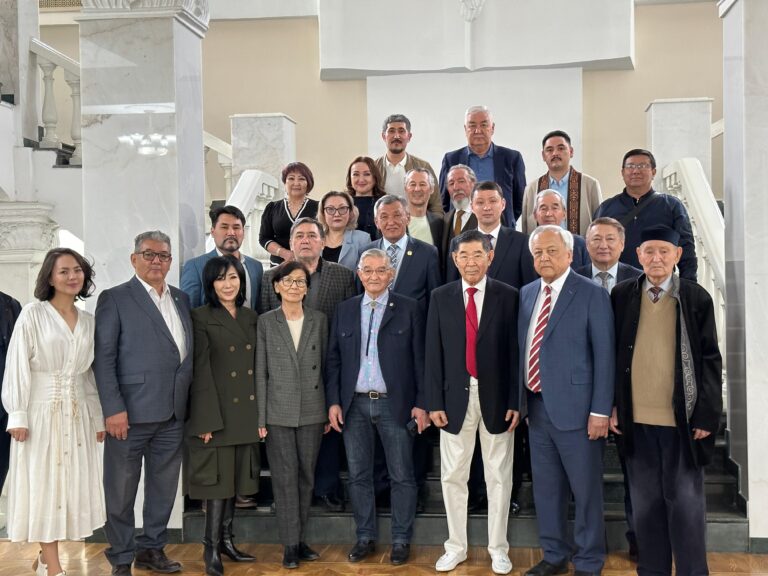 Театр – руханият өзегі: Махамбет театры Жазушылар одағында қонақта болды