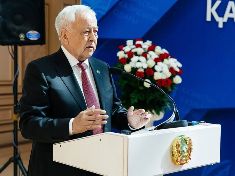 Қазақстан Жазушылар одағының Басқарма Төрағасы Мереке Құлкеновтің «Жұмысшы мамандығы және Қазақстан жазушылар» атты баяндамасы: