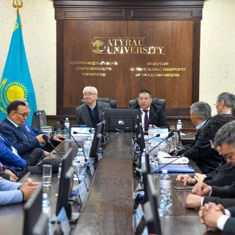 Х.Досмұхамедұлы атындағы Атырау университетінде Қазақстан Жазушылар одағының мүшелері көрнекті ақын-жазушы және өнертанушы ғалым сыншыларымен әдеби кездесу өтті.