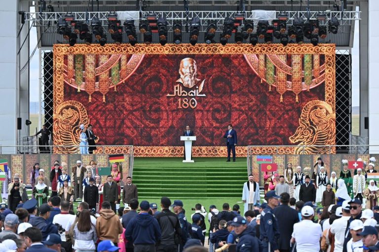 Абай туған топырақтаұлы ойшылдың 180 жылдық мерейтойы аталып өтті