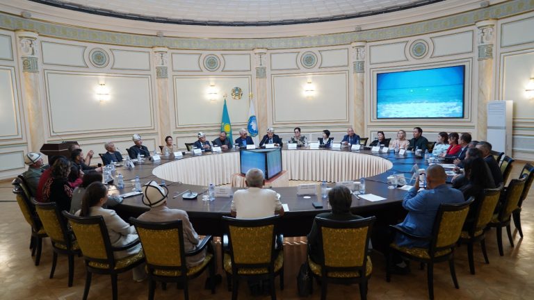 Көрнекті қырғыз ақыны Алықұл Осмоновтың 110 жылдығы аталып өтті