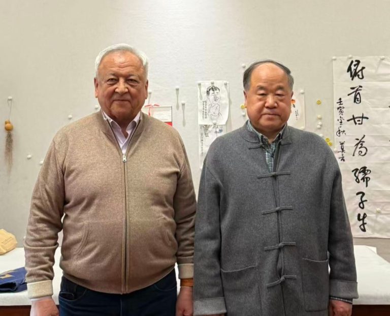 Қазақстан Жазушылар одағы Басқармасының Төрағасы Мереке Әбдешұлы Құлкенов Нобель сыйлығының лауреаты, әйгілі жазушы Мо Янмен кездесті