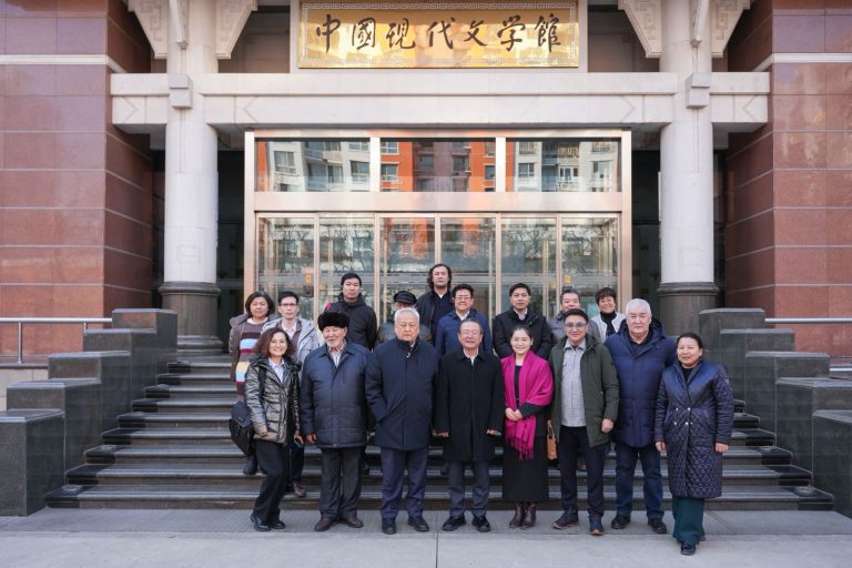 Бейжіңдегі заманауи әдебиет музейіне қазақ қаламгерлерінің кітаптары сыйға тартылды