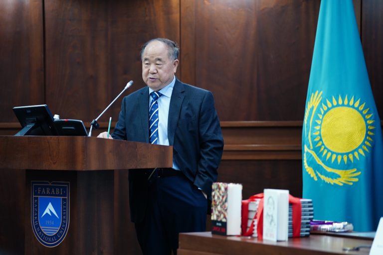 «Шеберлік мектебінің» оқушыларына Нобель сыйлығының иегері Мо Янь дәріс оқыды