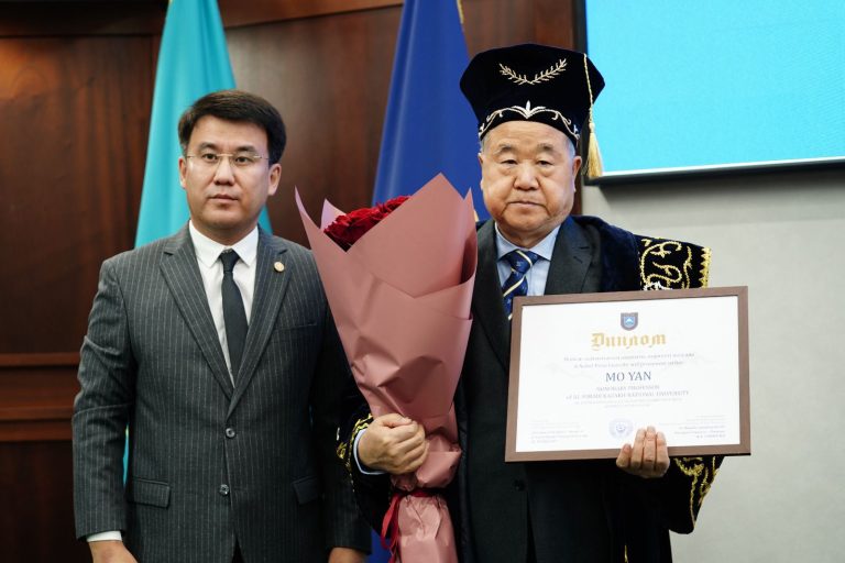 Көрнекті қаламгерлер Мо Янь мен Әкбар Мәжит «Әл-Фараби атындағы Қазақ Ұлттық Университетінің Құрметті профессоры» атанды