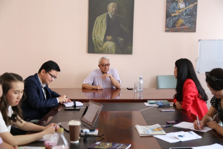 «Жас жазушылардың әдеби шеберлік мектебінің» сегізінші күні өтті